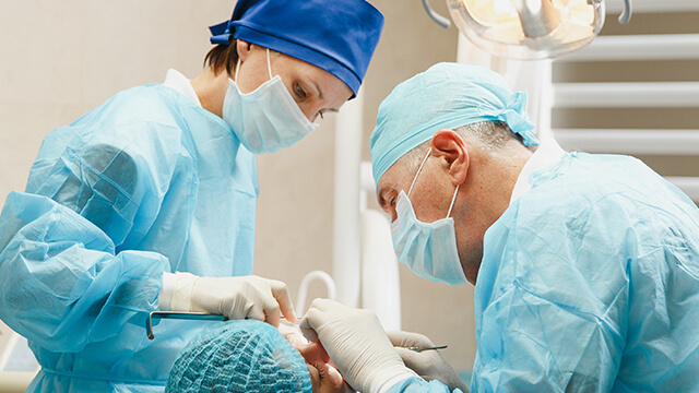 dentist-roles-oral-surgery@2x