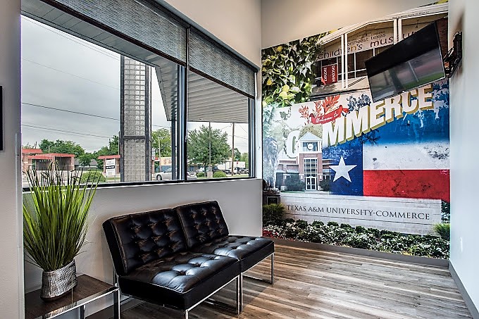 Family Smiles of Commerce