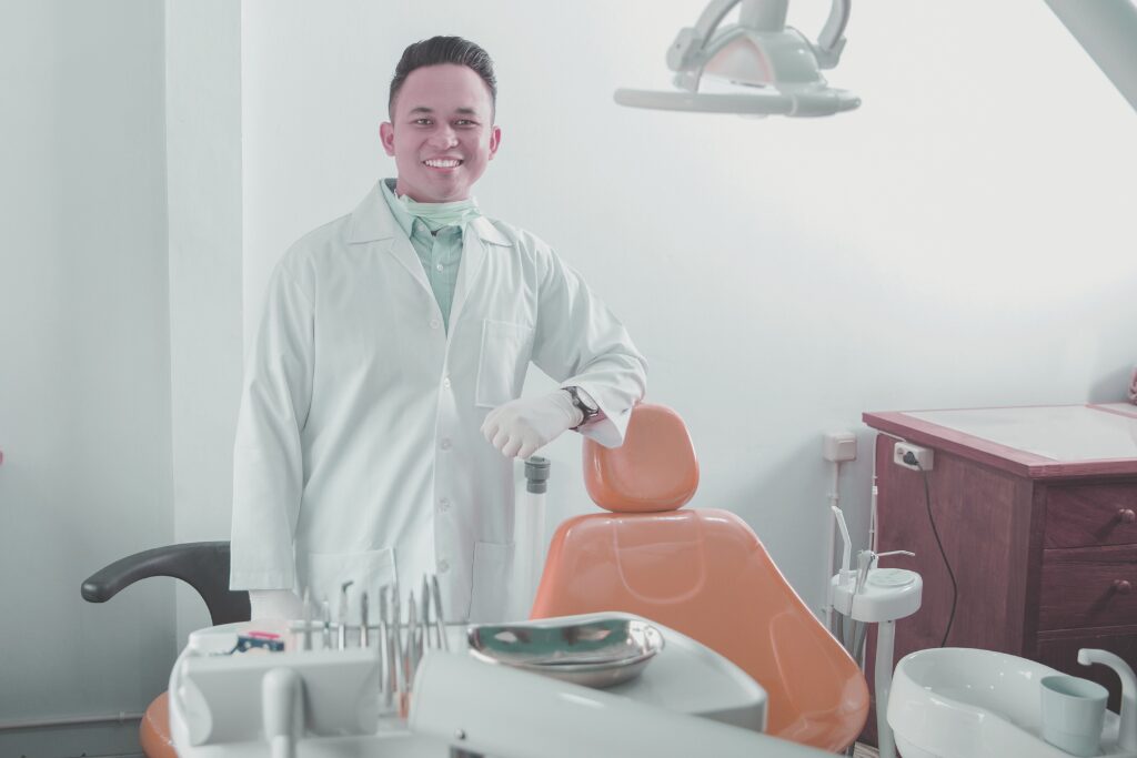 One of the biggest mistakes early-career dentists make is reinventing the wheel for every procedure. Predictable frameworks help you stay efficient without cutting corners. When each procedure follows a familiar flow, your brain spends less energy on decisions and more on patient care.